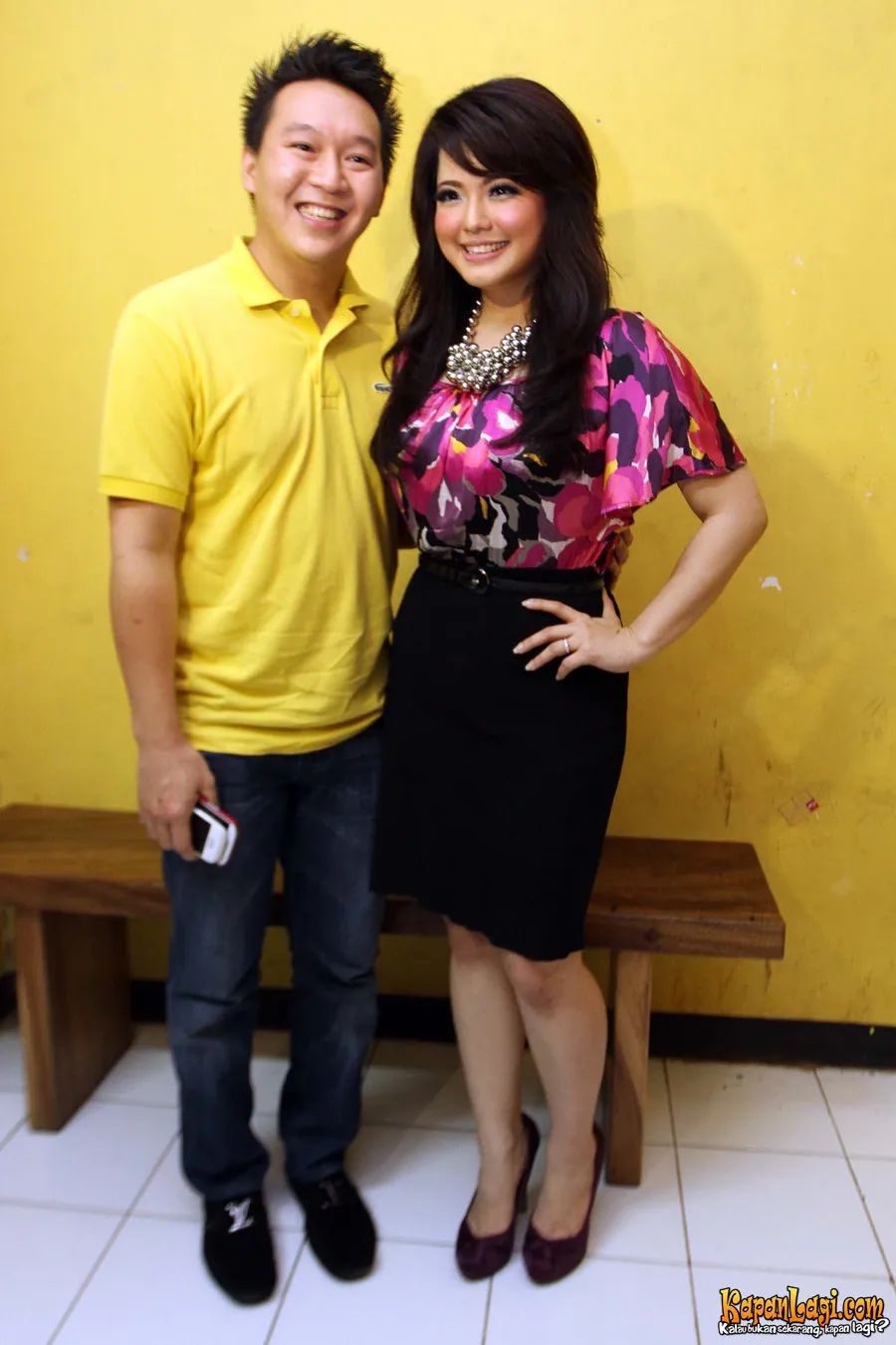 Magdalena bersama calon suami tercinta, Niki Liandi