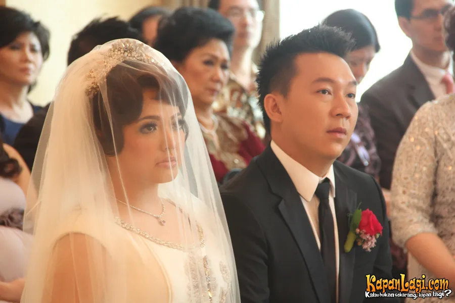 Upacara pemberkatan nikah Magdalena dan Niki berlangsung khidmat
