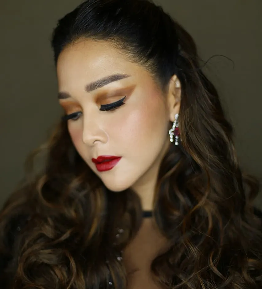 Pesona Maia dengan riasan wajah yang lebih bold. Credit: via instagram.com/bumiauw