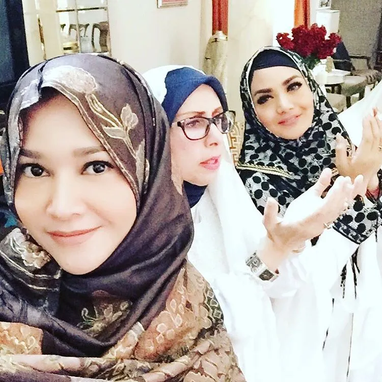Maia dan KD lakukan shalawat untuk Jakarta © Instagram/maiaestiantyreal