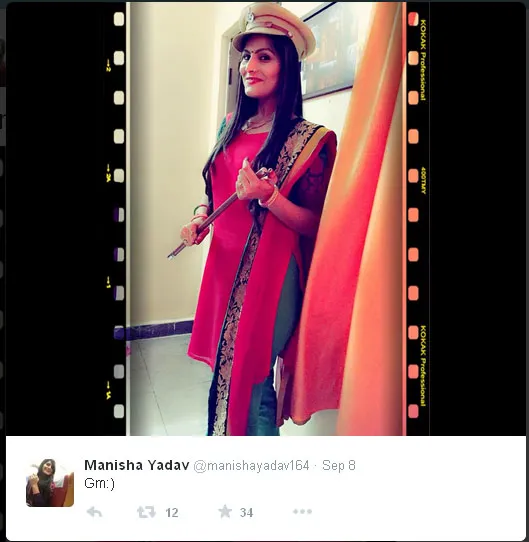 Ini dia gaya polisi modis dan cantik ala pemeran ratu Salima © Twitter.com/manishayadav164