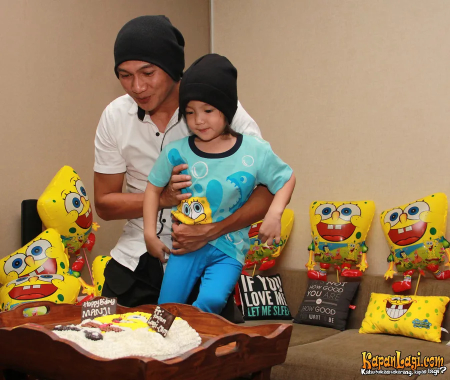 Manji memiliki hari ulang tahun yang sama dengan anak dan ibunya. ©KapanLagi.com/Muhammad Akrom Sukarya