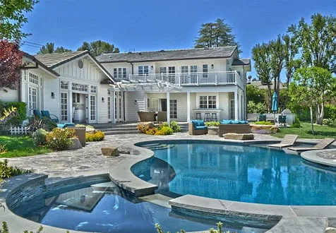 Rumah mewah Selena yang akan dijual @ dailymail.co.uk