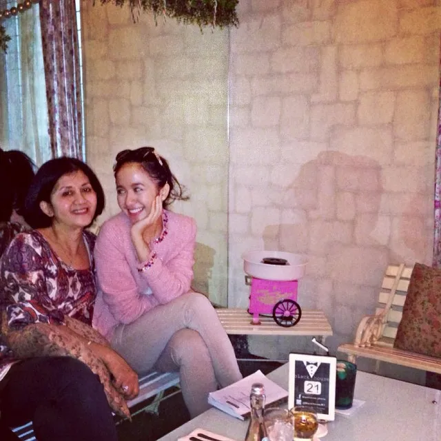 Laudya Cynthia Bella Habiskan Waktu Dengan Mama