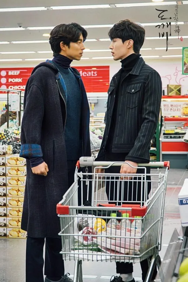 Mantel yang dipakai Gong Yoo banyak dicari © tvN