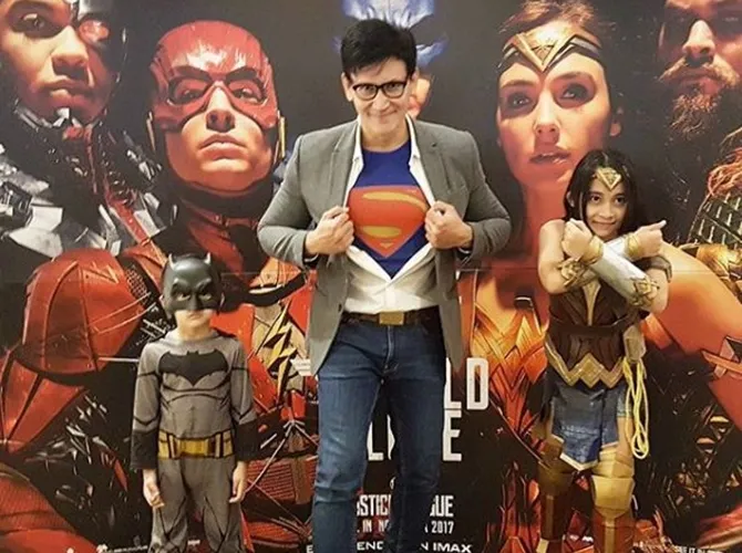 Keluarga Marcelino kompak mengenakan kostum superhero. © Instagram/marcelinolefrandt