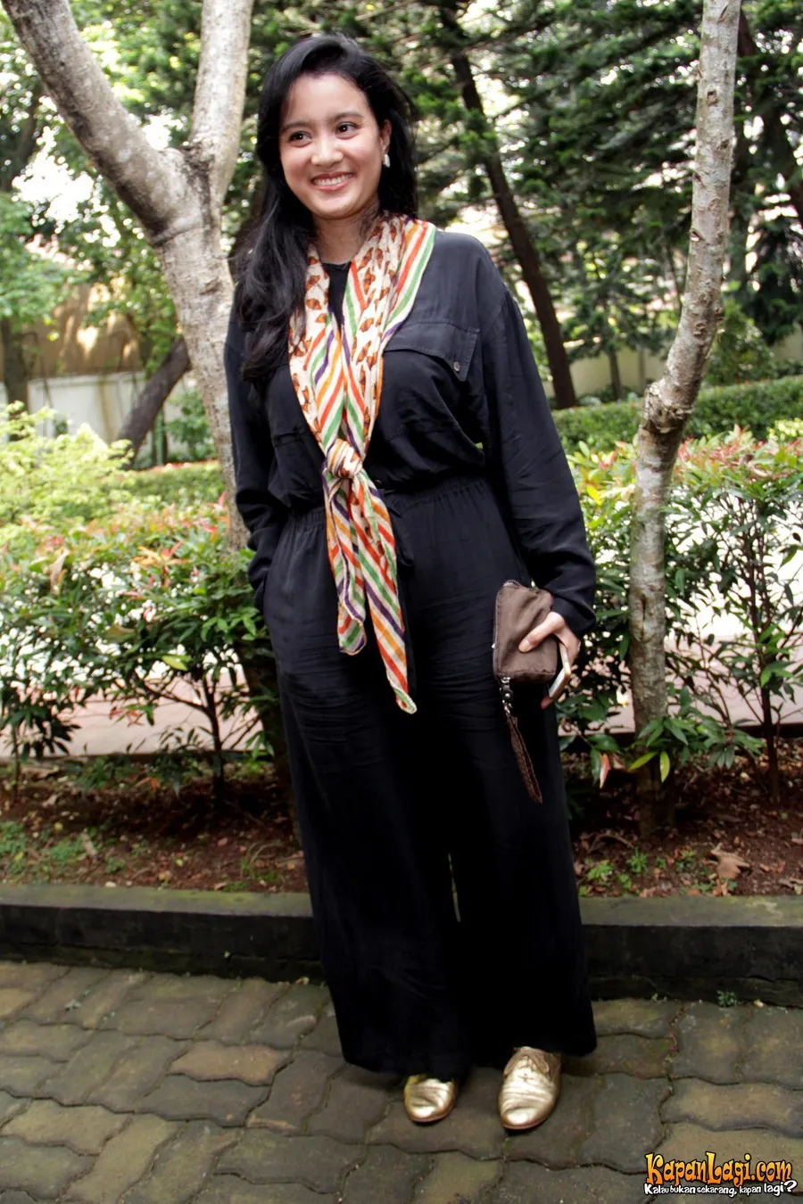 Marcella Zalianty di lokasi syukuran film terbarunya. KapanLagi.com®