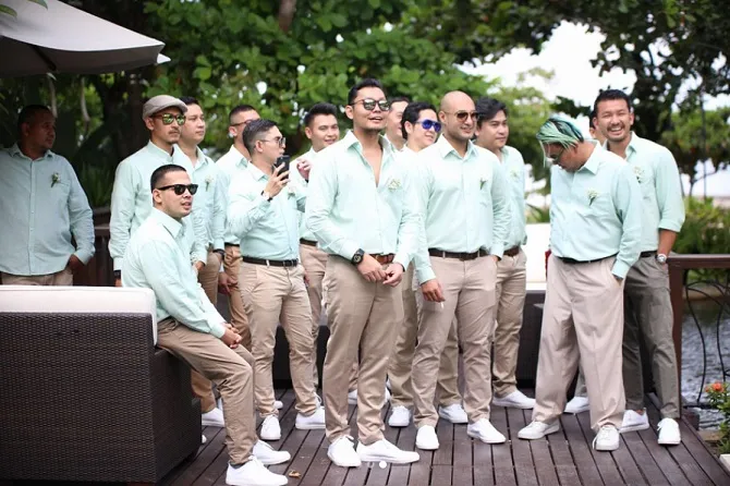 Para sahabat menghadiri pernikahan Chicco Jerikho (credit : instagram.com/ertantorobbysoediskam)