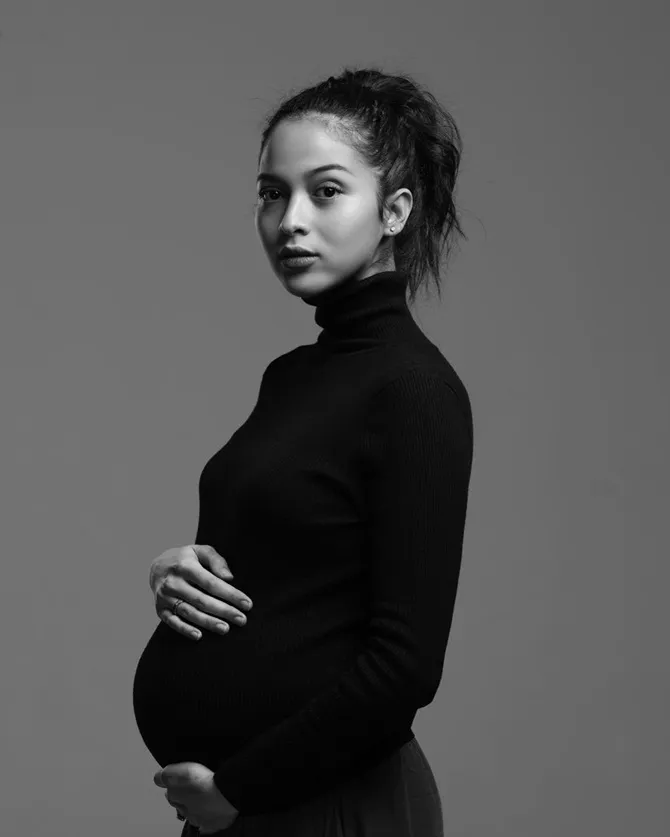 Maternity photoshoot Putri Marino (credit : instagram.com/jozz_felix)