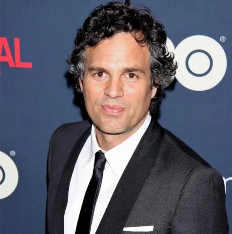 Mark usulkan film Hulk kepada Marvel @ entertainmentwise.com