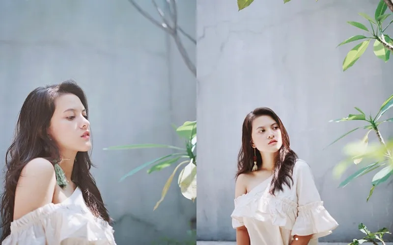 Tampil mempesona, Marsha Auran berpose pamerkan pundak memakai blouse cantik ini. /©instagram.com/aruanmarsha
