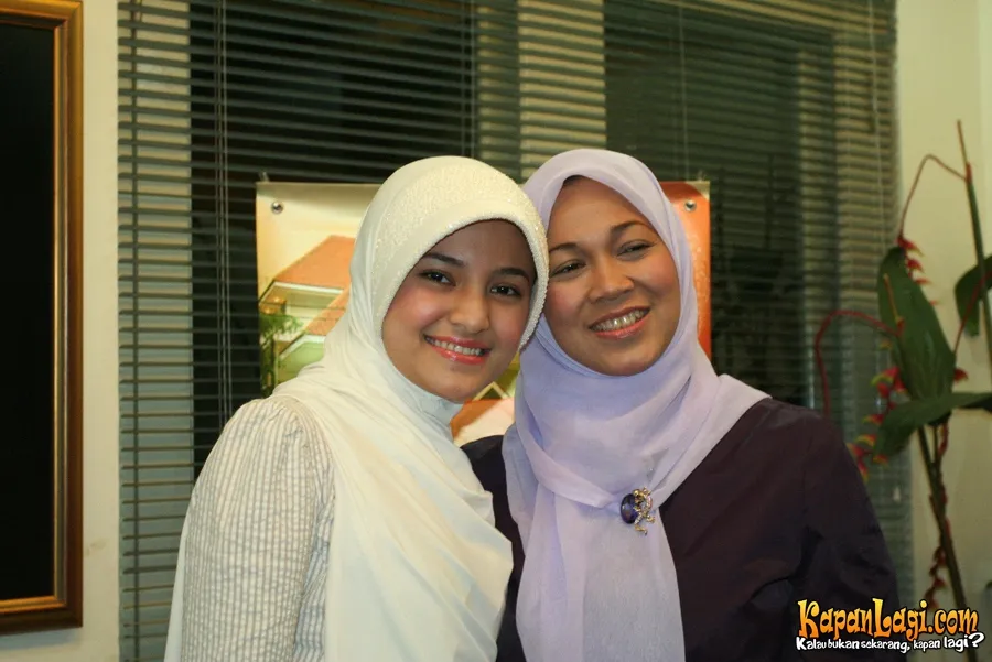 Marshanda dan ibunya.