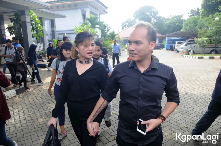 Meski sekarang mesra, Egi John dan Marshanda diramalkan bakal putus. ©KapanLagi.com/Bayu Herdianto