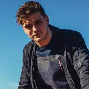 Martin Garrix - No Sleep ( Terjemahan )