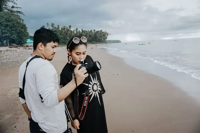 Kebersamaan Evi dan suami (credit: instagram.com/evi_masamba_real)