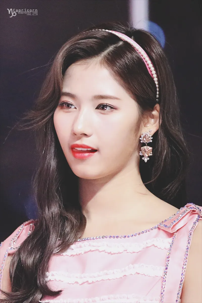 Sana TWICE