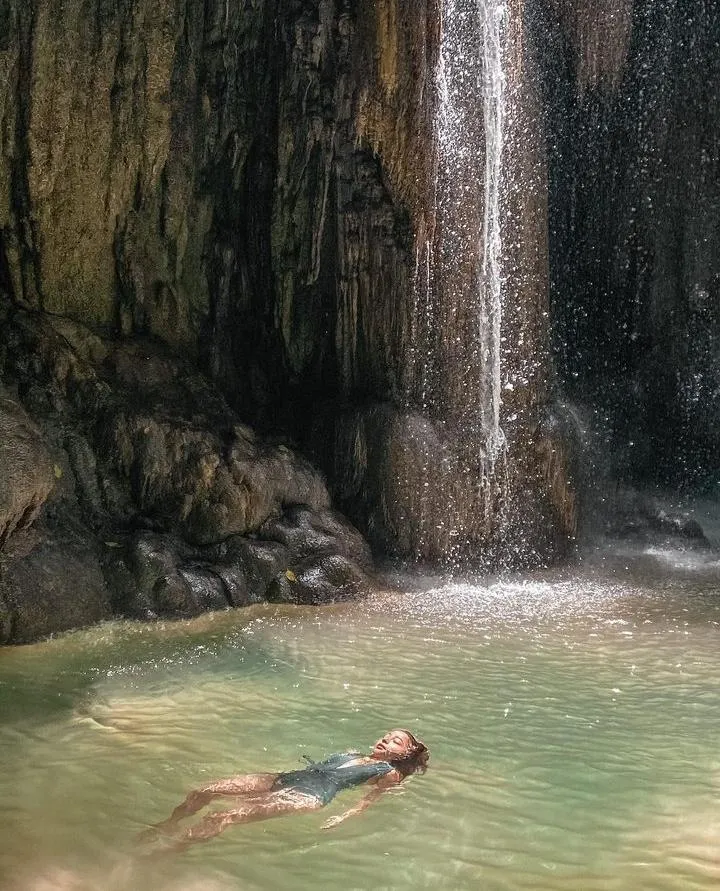 Potret Travelling Nikita Willy ke Mata Jitu Waterfall, Sumbawa / Credit Foto: instagram.com/nikitawillyofficial94
