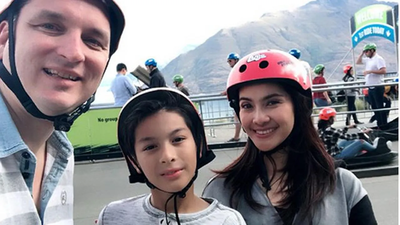 (credit: instagram.com/maudykoesnaedi)