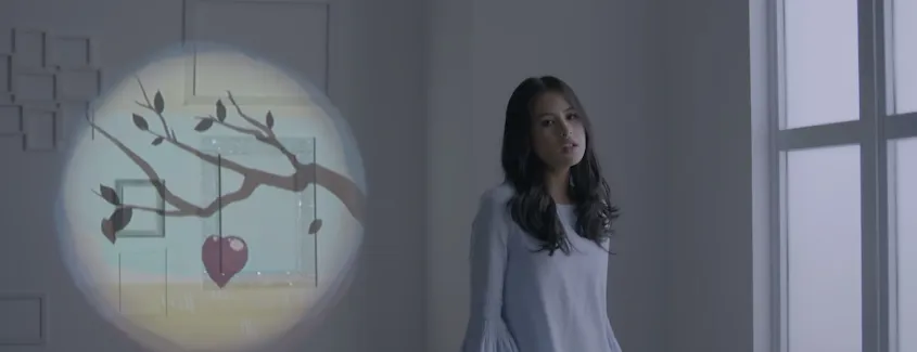 Salah satu visual Maudy di klip 'Sekali Lagi' © Youtube/Trinity Optima Production 