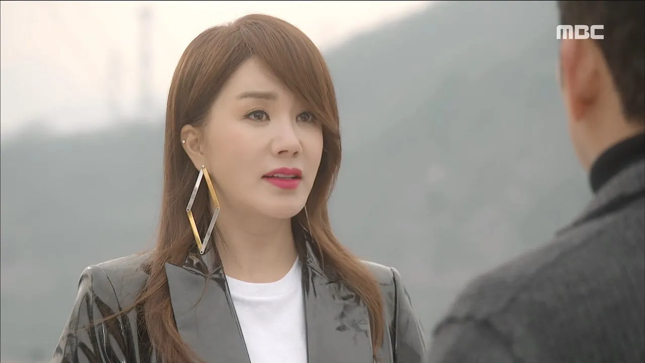 Uhm Jung Hwa di drama 'YOU ARE TO MUCH'