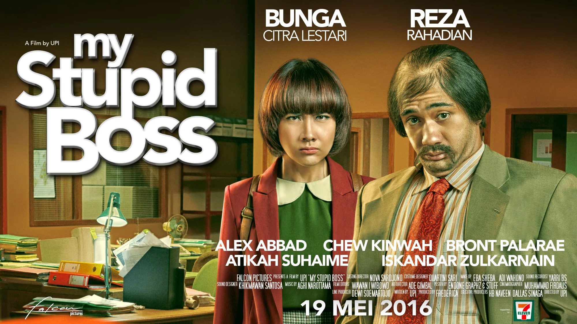 Penampilan Reza Rahadian dan Bunga Citra Lestari berubah drastis di My Stupid Boss. ©Falcon Pictures