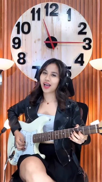 Pakai Lagu APT. dari Rose dan Bruno Mars