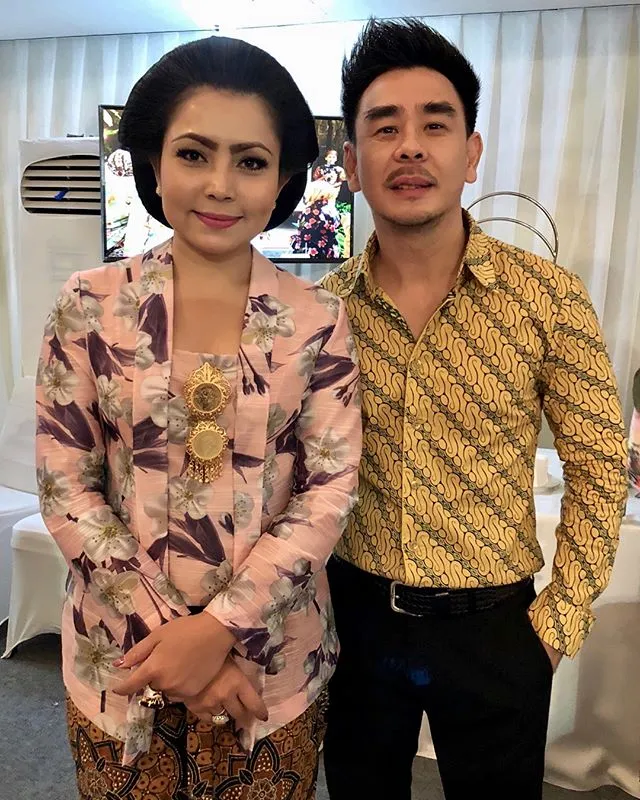 Mayangsari dan Robby di acara siraman Sekar ©instagram.com/robbyray_yohannesbridal