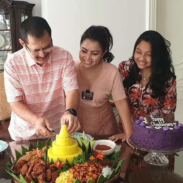 © instagram.com/mayangsaritrihatmodjoreal