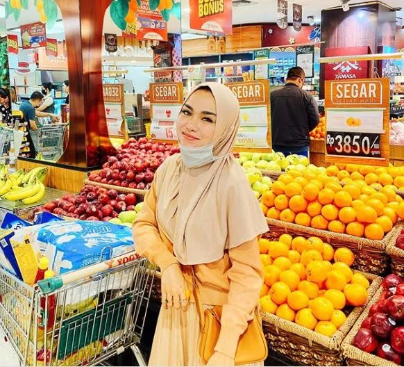 (credit: instagram.com/medinazein)