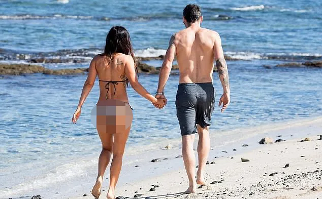 Well, semoga terus langgeng sampai maut memisahkan! ;) © BackGrid via dailymail.co.uk