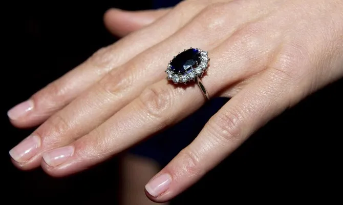 Cincin pertunangan milik Kate Middleton. © Press Association