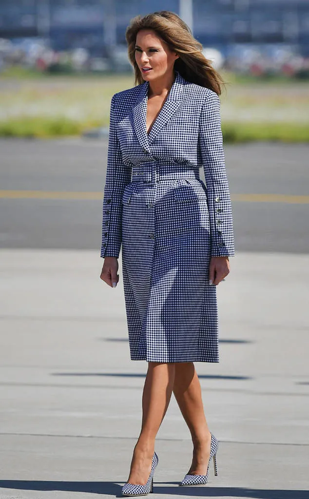 Melania dengan salah satu koleksi coat dress favoritnya © eonline.com