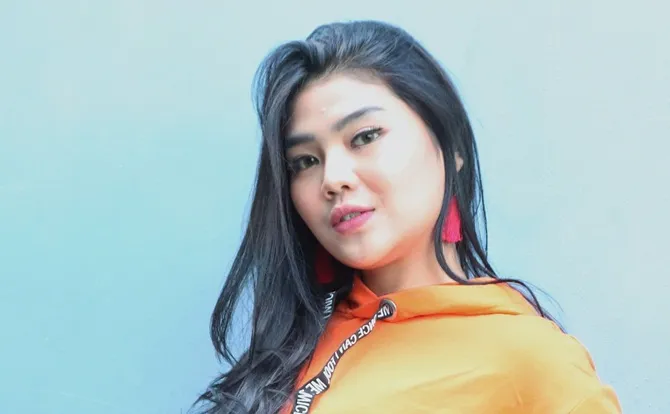 Meldi dan Dewi Perssik saling sindir di media sosial © Bintang.com