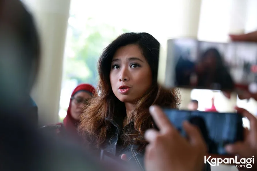 Melissa Grace menerangkan bahwa kini tubuh Julia Perez tengah dipasangi alat-alat kesehatan © KapanLagi.com/Muhammad Akrom Sukarya