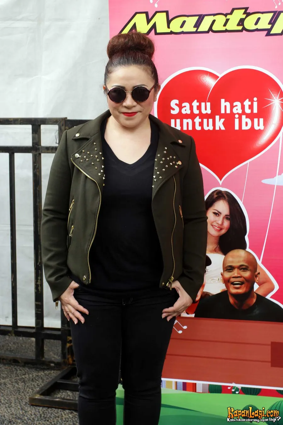 Kaget dengan penangkapan yang dilakukan, Melly Goeslaw mengunjungi Raffi Ahmad di BNN. 