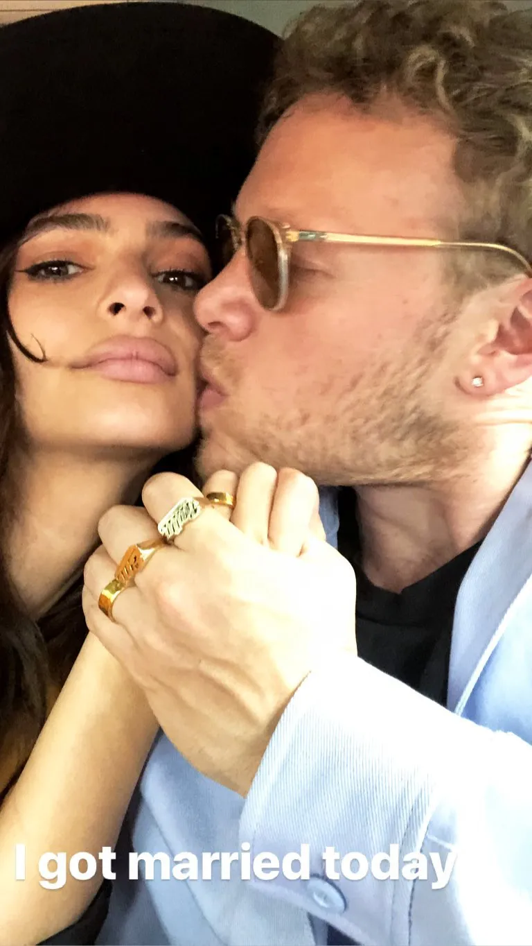 Emily Ratajkowski umumkan kabar pernikahan dengan Sebastian Bear-McClard. © Instagram/emrata