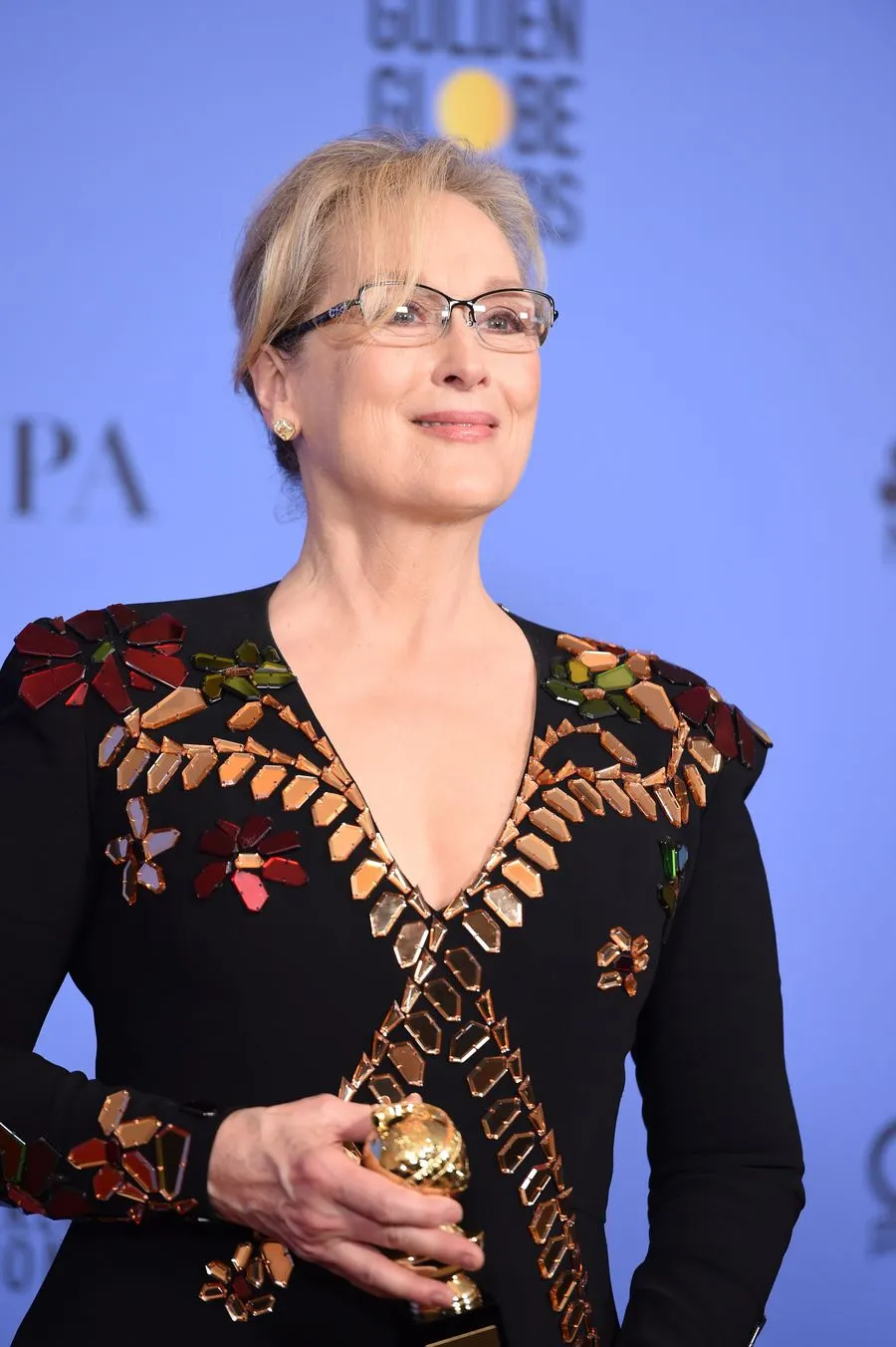 Meryl saat dapat Cecil B De Mille Award di Golden Globe 2017 © AFP