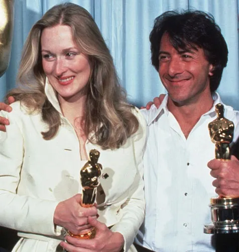 Meryl Streep Saat Menerima Piala Oscar di Tahun 1979 @ dailymail.co.uk