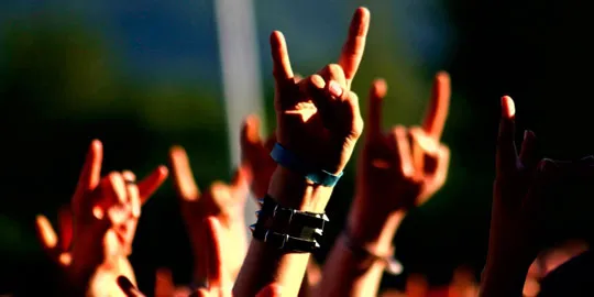 desktopwallpaperz.com