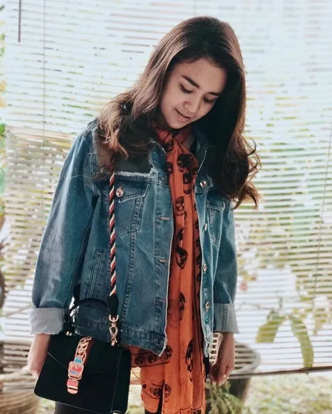 Selain berbakat, Michelle juga dikenal sebegai seleb muda yang stylish! /©instagram.com/michelleziu
