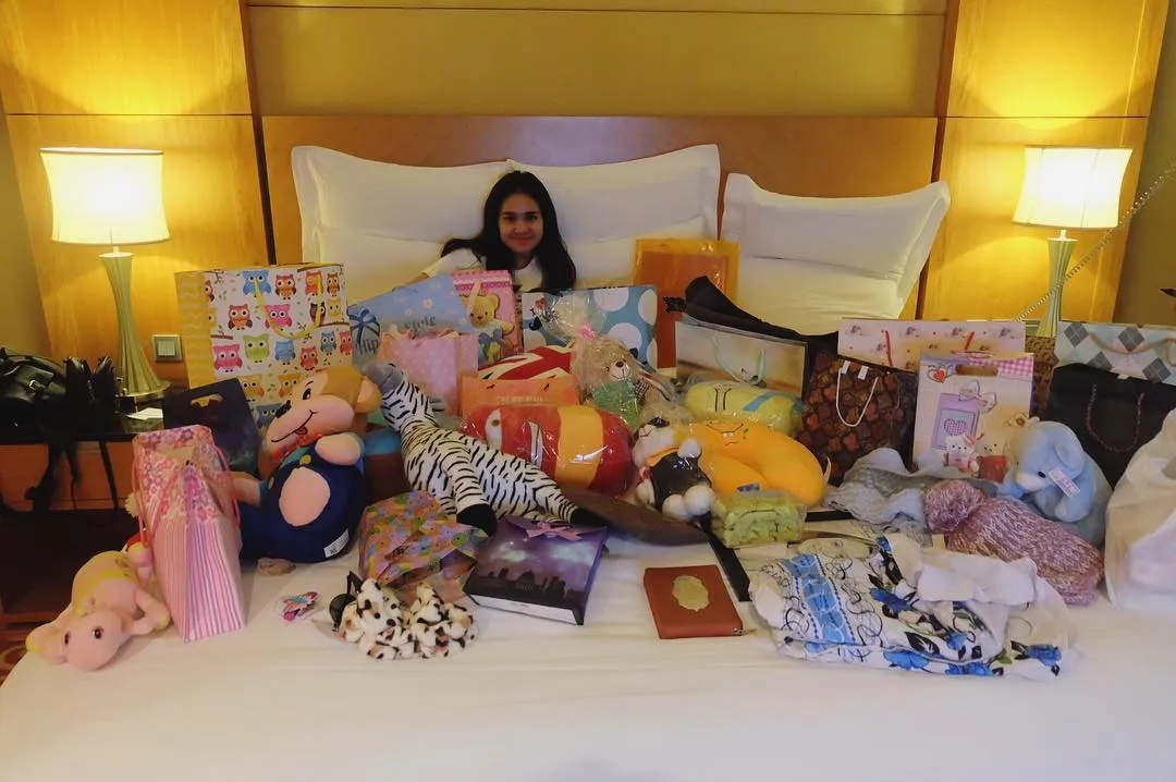 Promo film barunya, Michelle Ziudith dapat 'hujan kado' dari para fans © instagram.com/michelleziu