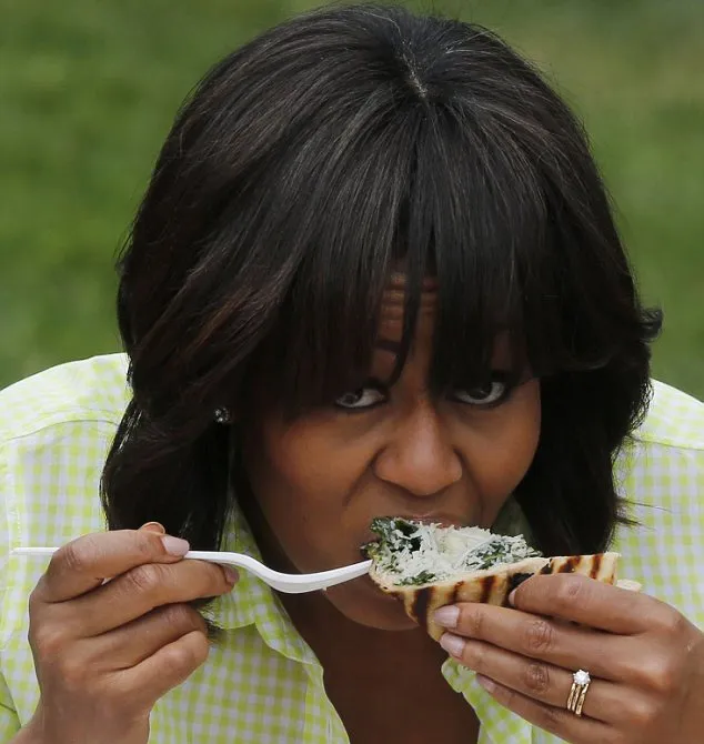 Michelle Obama pun mulai beruban @ dailymail.co.uk