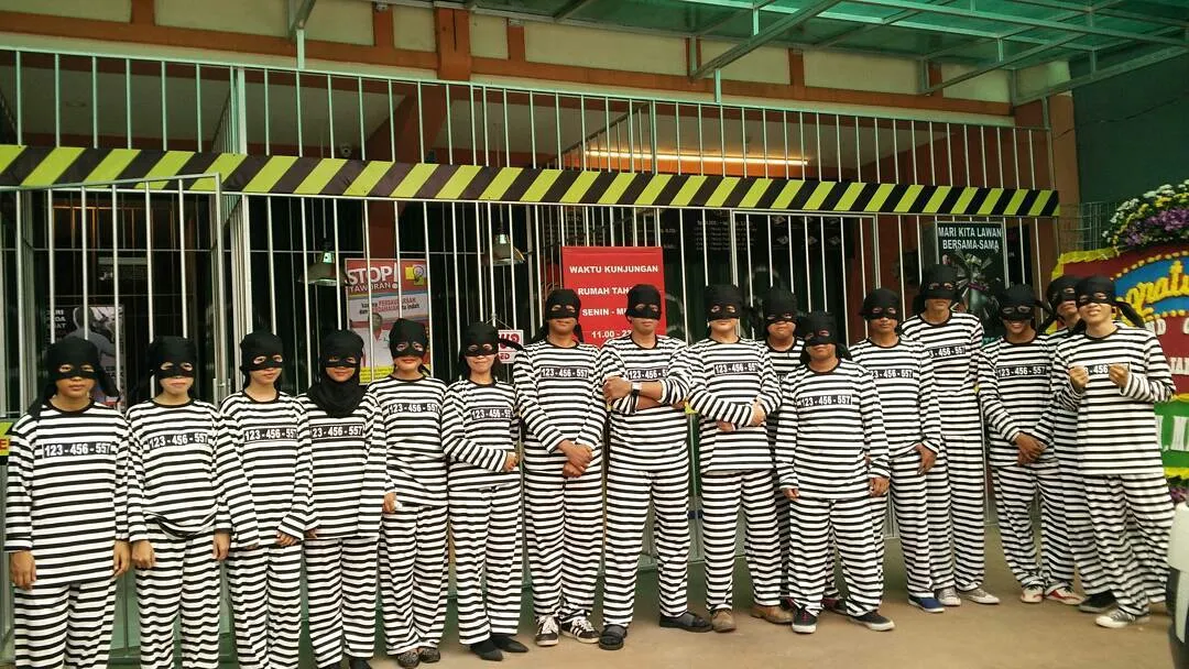 Rasakan sensasi menjadi tahanan dengan mengunjungi kafe Mie Jambret di Jakarta © Jajanan Depok