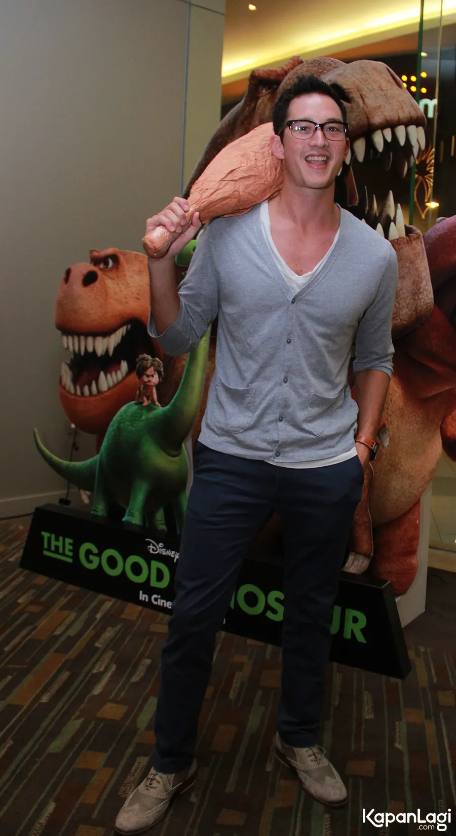 Mike Lewis ayah yang santai tapi juga tegas © KapanLagi.com®/Muhammad Akrom Sukarya