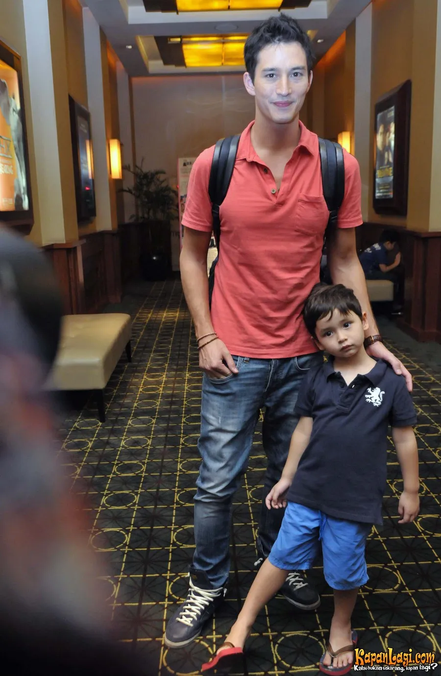 Mike ingin anaknya memiliki kehidupan normal dan tidak terjun ke dunia entertainment. ©KapanLagi.com®/Budy Santoso