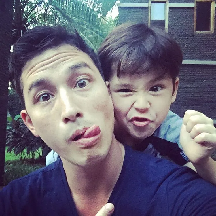 Mike Lewis dan Kenzou kompak sama-sama suka Star Wars. 姆nstagram mike lewis