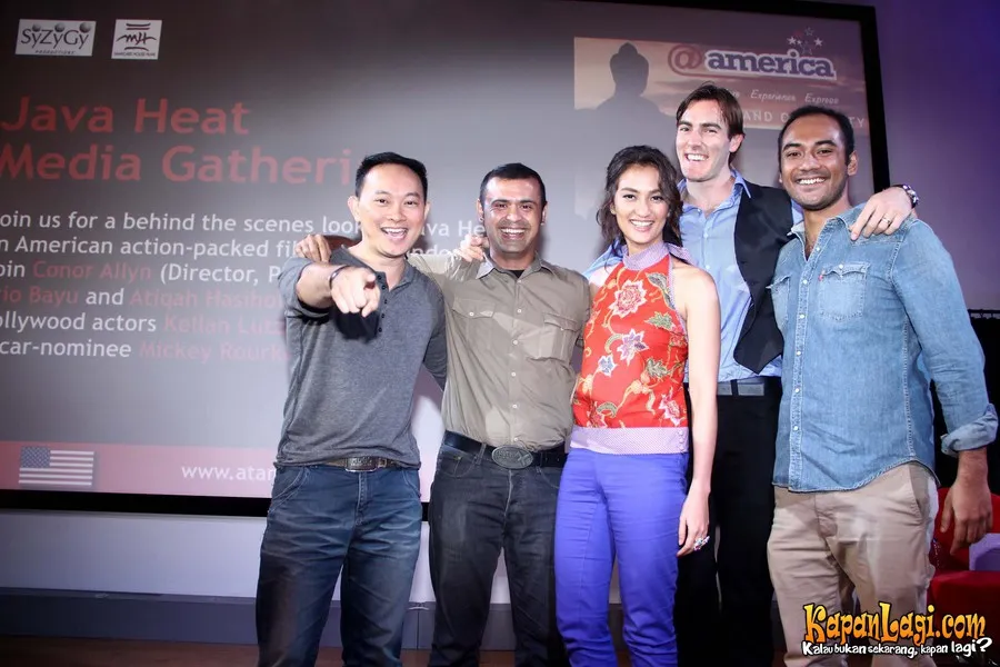 Mike Lucock dan pemain Java Heat @Foto: Acat