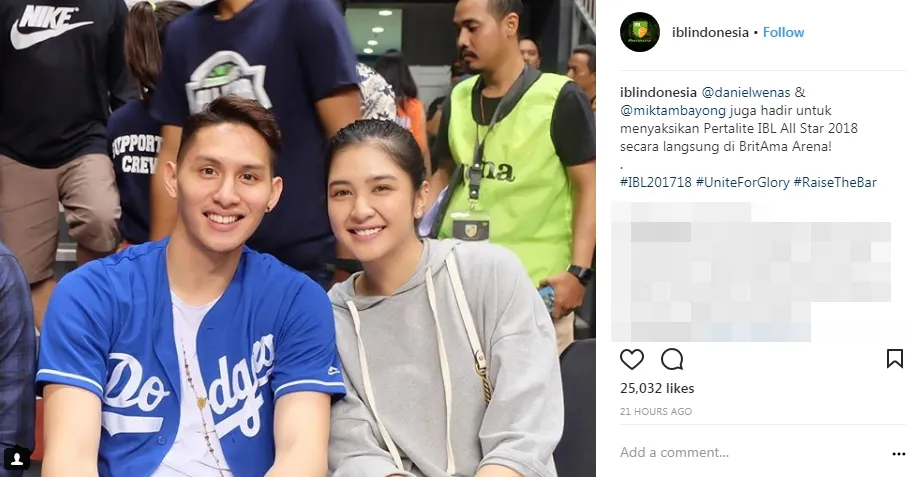 Mikha dan Wenas nonton basket bareng @instagram/iblindonesia