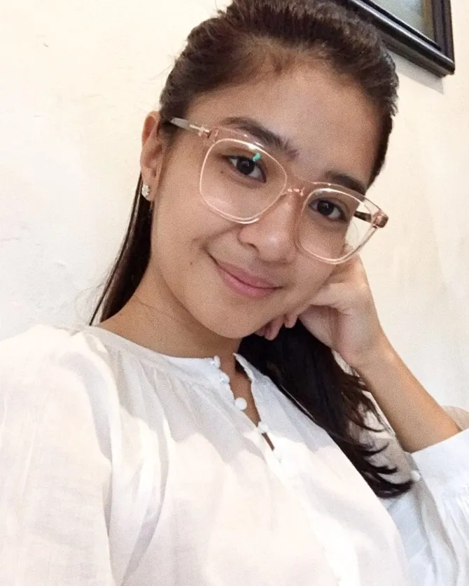 Mikha Tambayong unggah foto selfie tanpa make up (credit: instagram.com/miktambayong)
