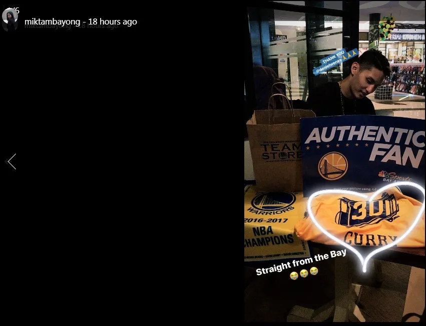 Daniel beri kado buat Mikha ©instagram/mikhatambayong